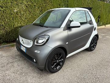 Smart fortwo cabrio automatica led navi 71cv