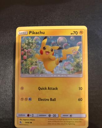 Carta Pokemon Pikachu hidden fates