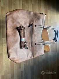 Borsa in pelle nuova con cinghia