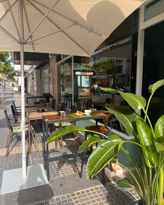 Si trapassa bar caffetteria a Ibiza città centro