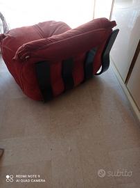 DIVANO  FRIGERIO CON BASE LEGNO NERO