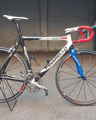 Bici da corsa Pinarello Paris