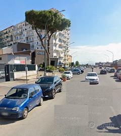 N. 2 Locali Commerciali zona centralissima