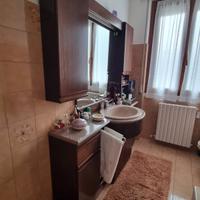 Mobile bagno con tappeto  prezzo trattabile 