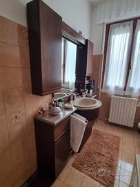 Mobile bagno con tappeto  prezzo trattabile 