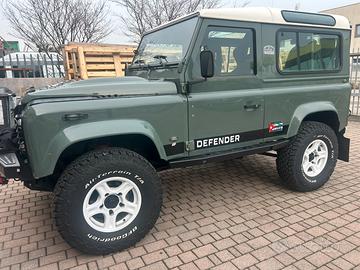 Defender 90 Puma