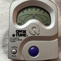 Pedale, accordatore  e cavalletto x chitarra