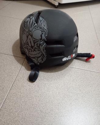 Casco skateboard
