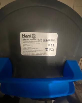 Aspirapolvere e liquidi