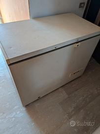 Congelatore a pozzetto Whirlpool 230L