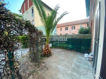 Monolocale al piano terra con giardino