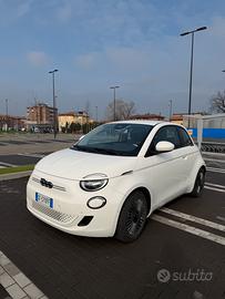 500e autonomia 320km