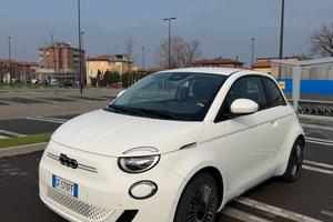 500e autonomia 320km