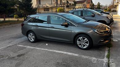 Opel astra sports tourer