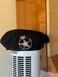 Basco con fregio Sanità esercito vintage