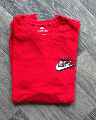 T-shirt Nike tee rossa taglia L usata