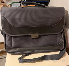 Borsa 24 ore carpisa con cinghia a tracolla