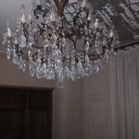 Lampadario classico con gocce in cristallo