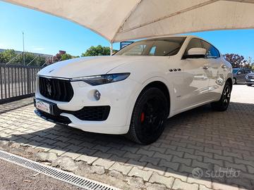 MASERATI LEVANTE 250 CV