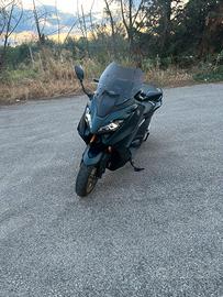 Yamaha T-max 560 Tech Max