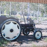 Trattore Carraro seminatrice d'epoca