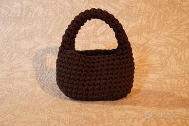 Hobo bag all'uncinetto