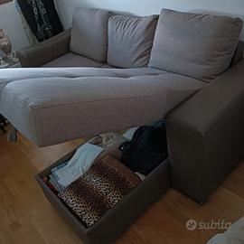 Divano letto.