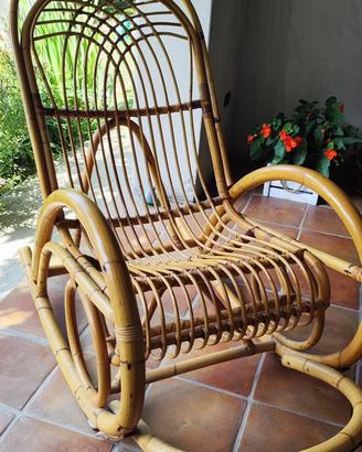Sedia a dondolo in bambù