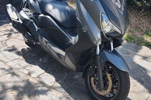 Yamaha XMAX 400 del 2016