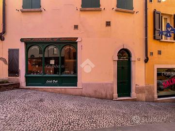 NEGOZIO A DESENZANO DEL GARDA