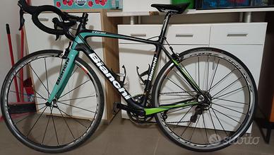 Bici da Corsa 105 11v- Bianchi - Carbonio CREPATO