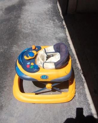 Girello primi passi bimbo con giochi e suoni