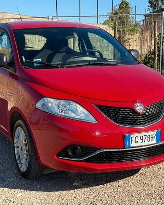 Lancia Ypsilon 1.2 69 CV 5 porte Platinum