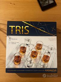 Gioco del tris alcolico