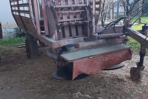 Rimorchio tagliaerba