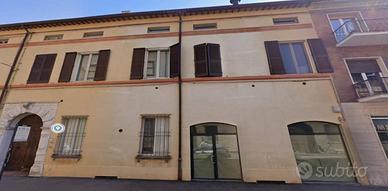 Immobile in asta di 322 m² con 4 locali a Forlì
