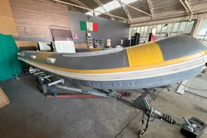 Gommone natante motore carrello