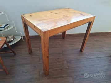 Mobili artigianali per cucina in pino di Russia