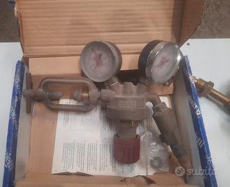 Riduttore di pressione per acetilene