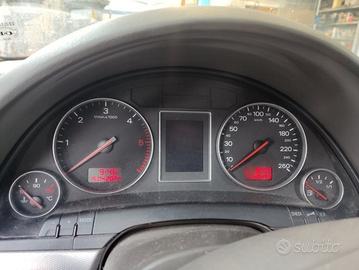 Quadro strumenti AUDI A4 1900cc TDI del 2002