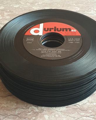 Lotto A di 25 Vinili 45 Giri di Musica Anni 50/60