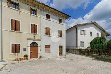 CASA DI CORTE A FUMANE