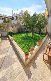 Villetta di 300 mq con giardino
