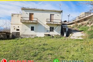 Casolare panoramico con terreno