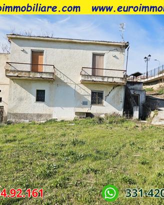 Casolare panoramico con terreno