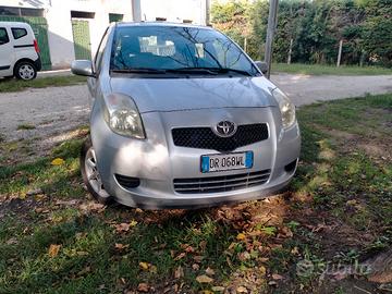 Toyota Yaris del 2008 benzina