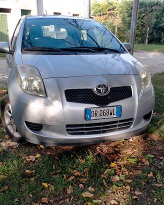  Toyota Yaris del 2008 benzina