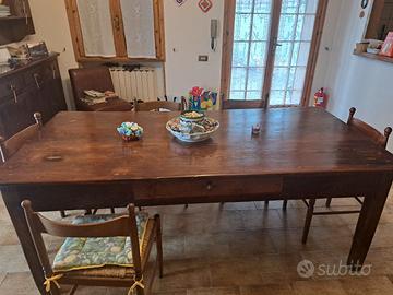 Tavolo in arte povera con 6 sedie