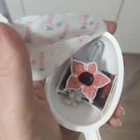 Demogorgone con clip - Kinder Joy Stranger Thinks 