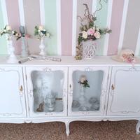 credenza rifatta in stile shabby 
